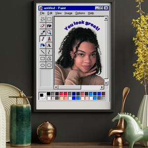 Retrato digital retro personalizado, arte de pared estilo MS Paint, regalo fotográfico personalizado imprimible con temática de computadora de los 90 para amigos o parejas.