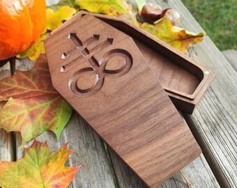 Dice, pens or jewelry - coffin-shaped box - for DnD, Halloween or autumn, with or without engraving