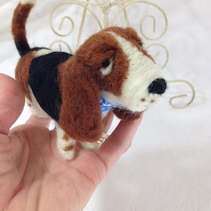 Needle felted basset hound, wool felt, basset hound figurine, standing dog miniature, custom dog with tie, small dog standing