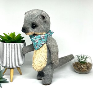 Mojo one of a kind artist bear otter image 3