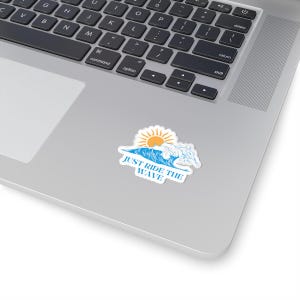 Adesivi fustellati Wave Rider: vibrazioni estive, decorazioni per laptop, regalo per surfisti, amanti della spiaggia, fantastici adesivi per l&#39;acqua dell&#39;oceano