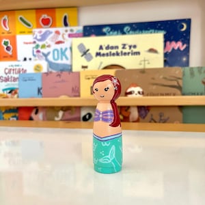 Little Mermaid Peg Doll – Hand-Painted Wooden Ariel Figure – Ocean Princess Toys