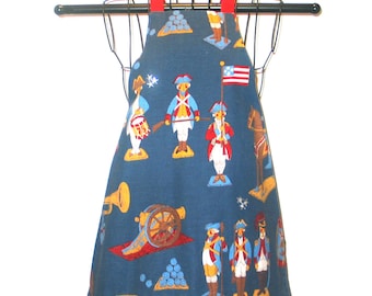 CHILD'S REVERSIBLE APRON Age 3-8  Adjusts for Height   Patriotic Soldiers