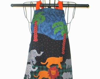 CHILD'S REVERSIBLE APRON Age 2-4  Noah's Ark Adjusts for Height