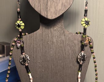 Cadenas para gafas espeluznantes, cadenas para Airpods y cadenas para mascarillas.