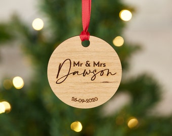 Décoration d’ornement de Noël en bois avec nom de famille de couples