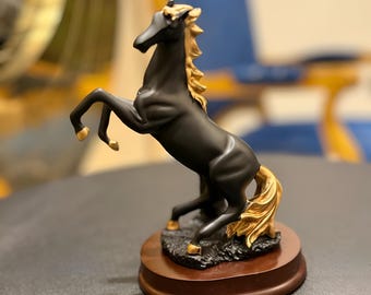 赤土色 馬の陶器彫刻 栗毛色の駿馬 サラブレッドの彫像置物 彫刻/ JRA