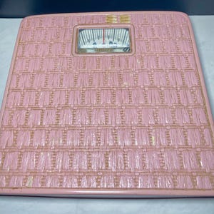 Vintage 70's MCM Boho Counselor Retro Wicker/rattan Pink Bathroom