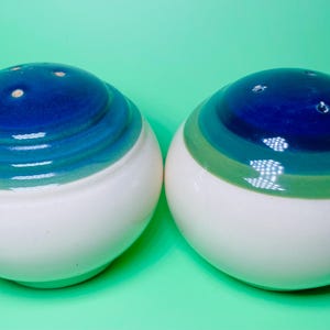 Vintage Pfaltzgraff Blau / Grün Steinzeug Salz und Pfefferstreuer Set