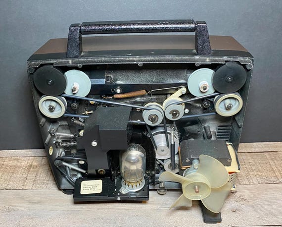 Vintage 1974 GAF 1588Z Dual 8mm & Super 8 Movie Projector in Case