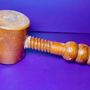 Vintage Hand Crafted Wood Carved Twist Turn Screw Knob Nut Cracker