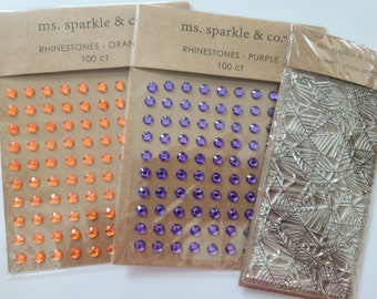 Ensemble de strass et de timbres d’Halloween