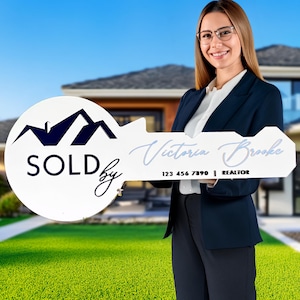 Personalized Realtor Gold Key, Real Estate Marketing Sign, Closing Realty, House Sold Acrylic Sign, Closing Prop, Realtor Gift, Sold Signage