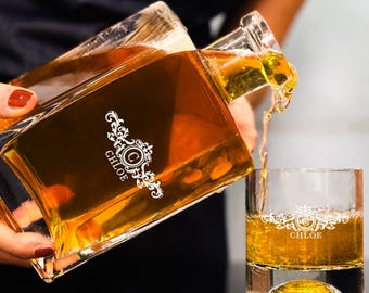 Custom Logo Whiskey Decanter Set: Hand-Blown Engraved Corporate Gift