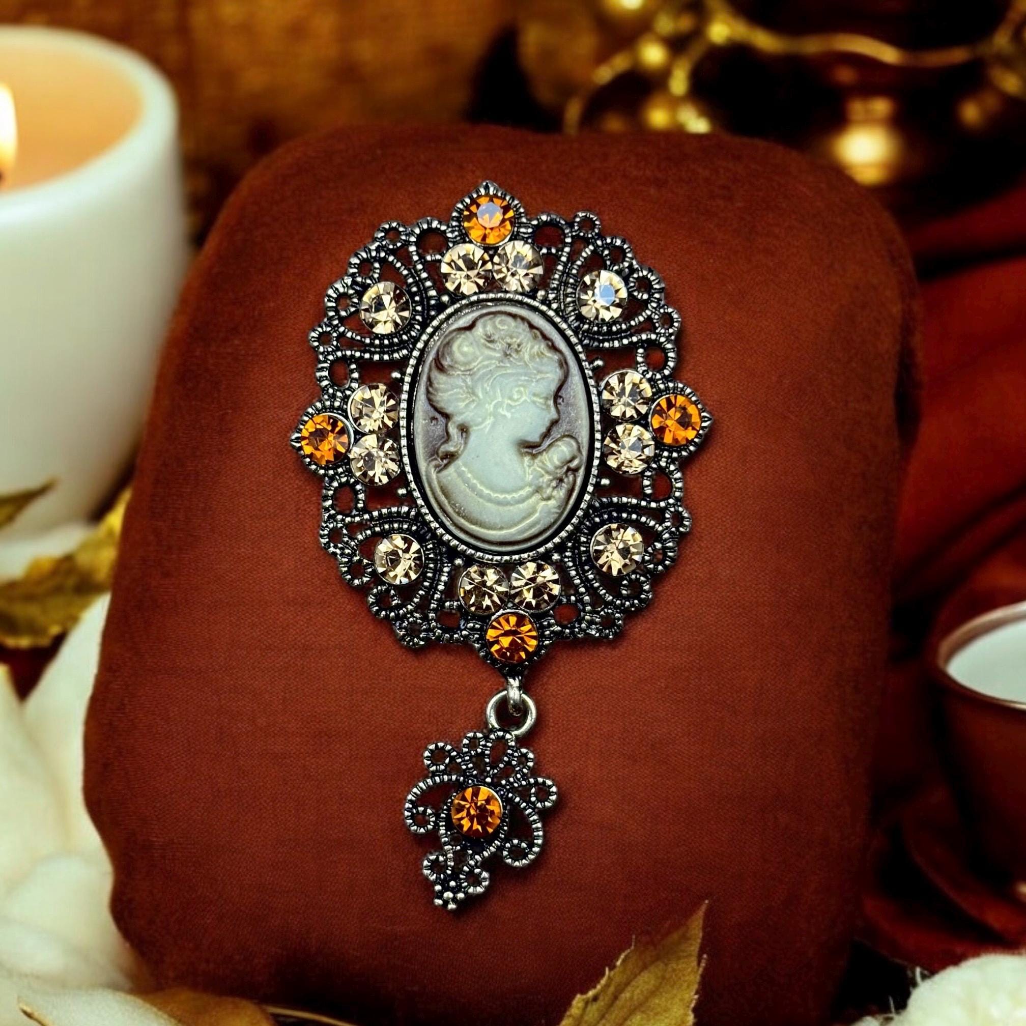 Broche mi-coeur mi-fraise Kallinger vintage – Françoise Montague