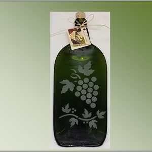 Recycled Wine Bottle Plate, Bordeaux Grape image 1