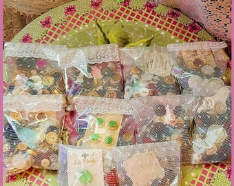 100 Mixed Sewing Button Lots - Buttons, Vintage, Modern, Shell Buttons, Celluloid, Bakelite, Scrapbooking, Crafting, Sewing, Twee, Whimsical