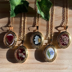 Pressed Flower Locket | Antique Locket Necklace | Handmade | Real Pressed Flowers | Gift | Anniversary | Lockets | Birthday