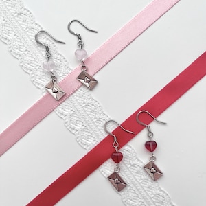 brincos de carta de amor ⊹ dia dos namorados coquette dollette lovecore romântico vintage americana prata rosa vermelho coração envelope joias