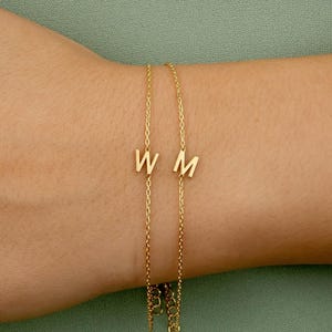 18K Gold Initial Armband: Benutzerdefinierte Initial Armband, personalisierter Schmuck, Buchstaben Armband Geschenk für Mama, Geburtstagsgeschenk für Sie