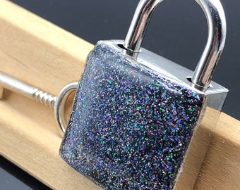 Halo Glitter Black Base Locking Clasp Lock WYSIWYG  **ready to ship**