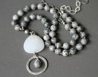 Black and White Agate and Jade Knotted Eyeglass Holder Necklace Badge Lanyard