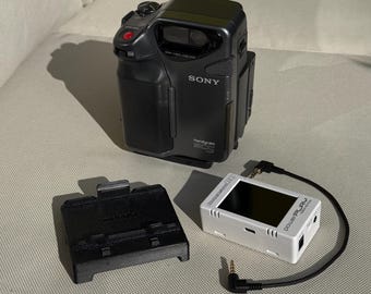 Sony CCD SP7 Video 8 Handycam Waterproof Camcorder W/ 3