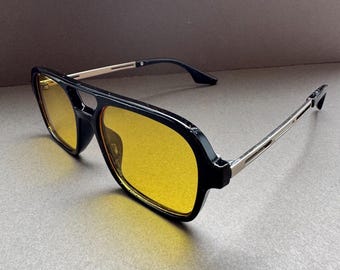 Vintage Aviator Sunglasses: Black Frame, Yellow Lens - UV400 Protection