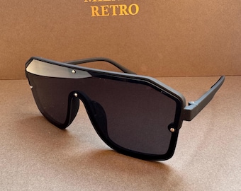 Oversized Black Sunglasses: Unisex Chic & UV Protection