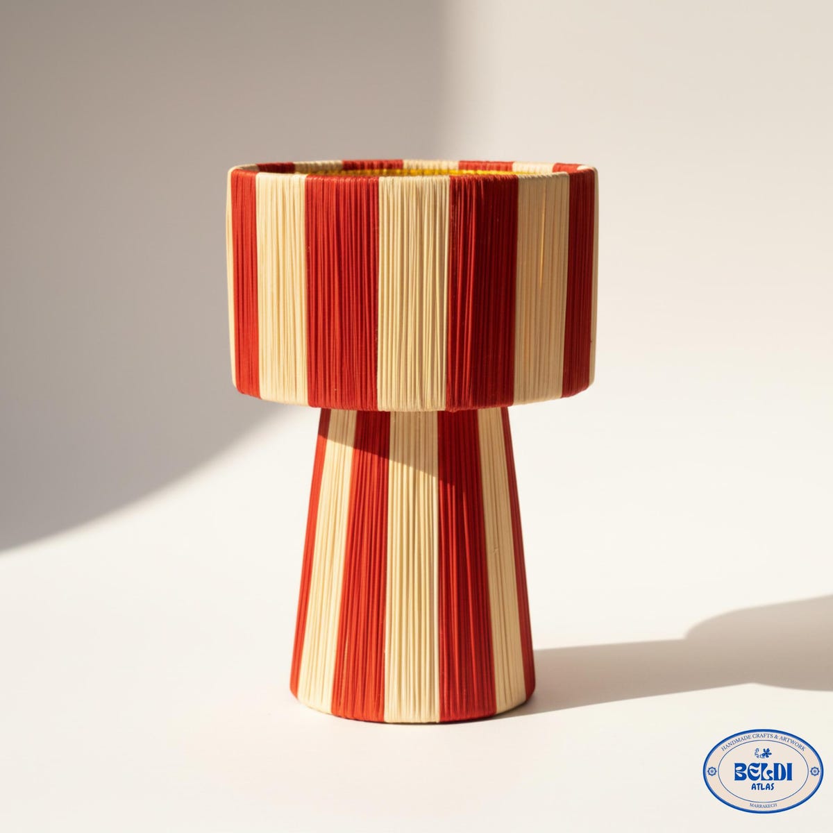 Handwoven Raffia Table Lamp (35cm, red)