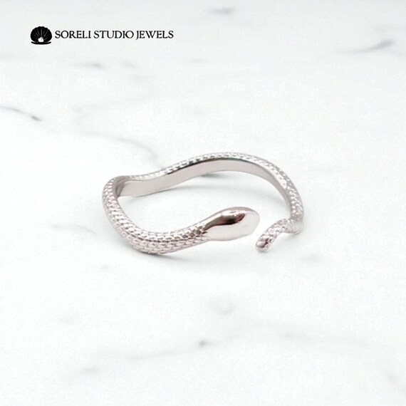 Vintage Snake Ring | 925 Sterling Silver Adjustable Snake-Shaped Band | Unisex Minimalist Jewelry | Open Circle Ring | Gift for Him or Her