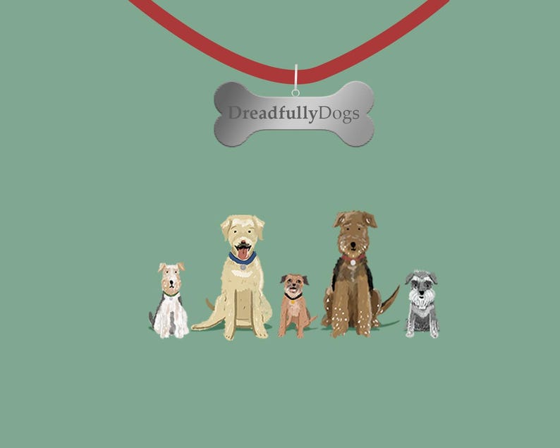 K&ouml;nnte beinhalten: Illustration von f&uuml;nf verschiedenen Hunderassen in einer Reihe, jede mit einzigartigen Farben und Merkmalen. Ein knochenf&ouml;rmiges Etikett mit dem Text "DreadfullyDogs" h&auml;ngt an einem roten Band. Der Hintergrund ist ein gedecktes Gr&uuml;n.