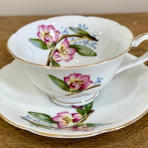 vintage hinode Japan porcelain teacup & saucer set. floral design with gold scalloped rim