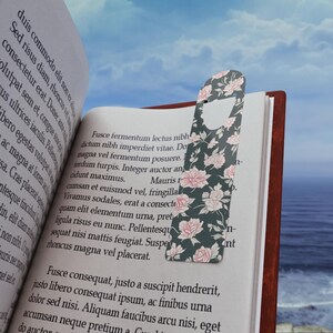 Floral Bookmark, Elegant Bookmarks, Reading Accessories, Gifts for Book Lovers, Floral Design, Unique Bookmark, Perfect Bookish Gift