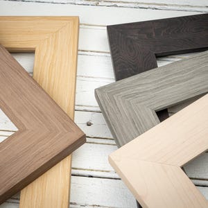 Wide Savannah Picture Frame - Choose Your Size and Finish - Clean-lined, Contemporary Photo Frame - Natural Wood Tones - Wide Frame Bild 1