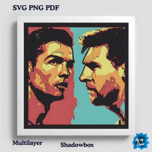 Puede incluir: Una impresión artística enmarcada con un diseño dividido que muestra dos retratos estilizados de futbolistas. El lado izquierdo tiene un fondo rojo y el lado derecho un fondo turquesa. El texto "SVG PNG PDF", "Multilayer" y "Shadowbox" es visible.