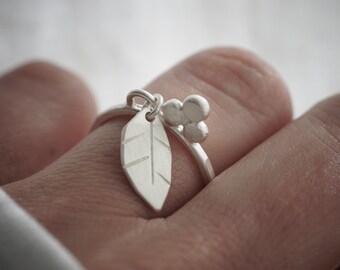 Berries and Leaf Dangle Charm Ring - Sterling Silver