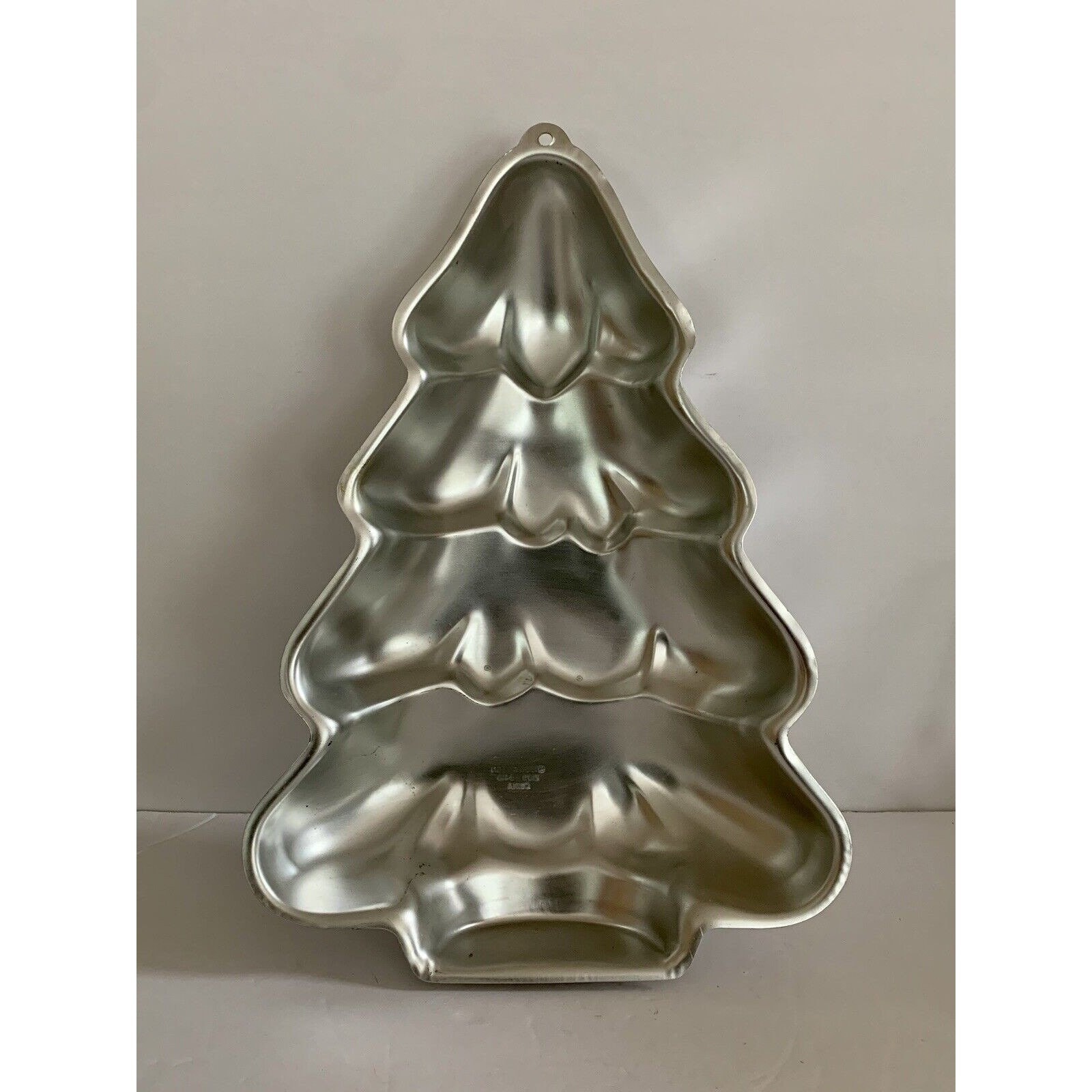  Wilton Cake Pan: Step-By-Step Holiday Tree/Christmas Tree  (2105-9410, 1986): Novelty Cake Pans: Home & Kitchen