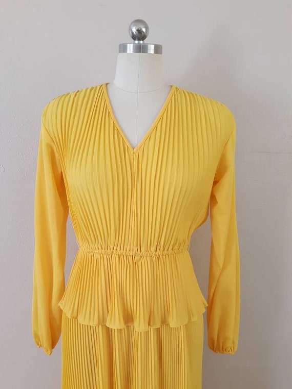 Vintage yellow pleated Jonathan Logan peplum dress - image 6