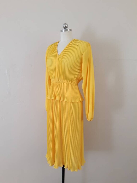 Vintage yellow pleated Jonathan Logan peplum dress - image 3