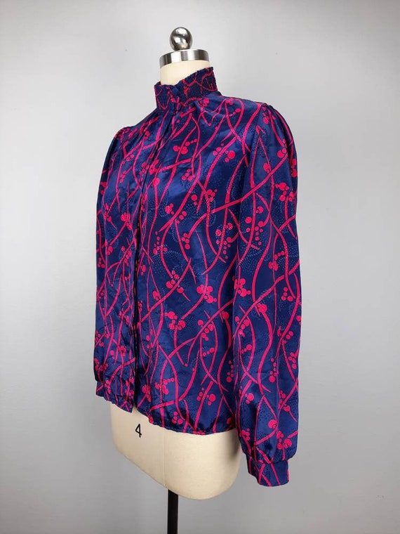 Vintage navy and fuschia bold print shiny blouse … - image 3