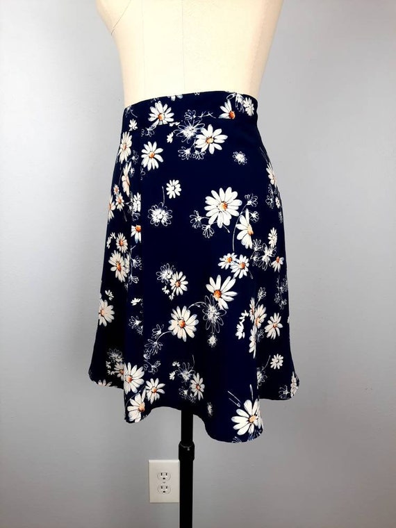 Vintage navy daisy print skater skirt - image 5