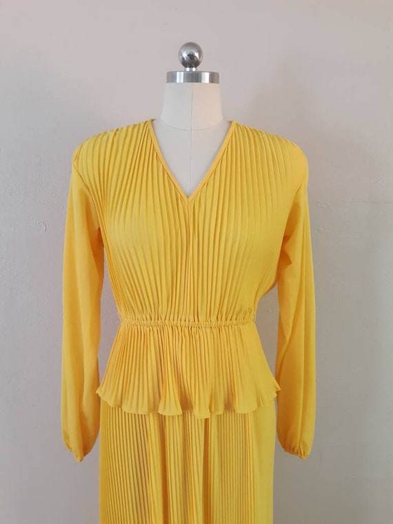 Vintage yellow pleated Jonathan Logan peplum dress - image 5