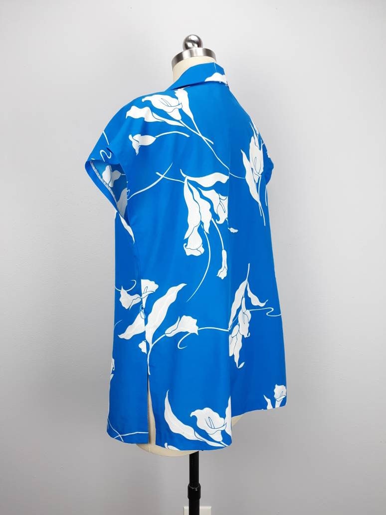 Vintage Hilo Hattie's Vibrant Blue Lily Hawaiian Blouse - Etsy