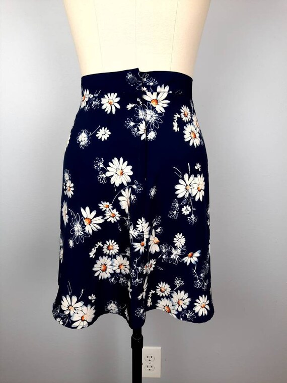 Vintage navy daisy print skater skirt - image 6