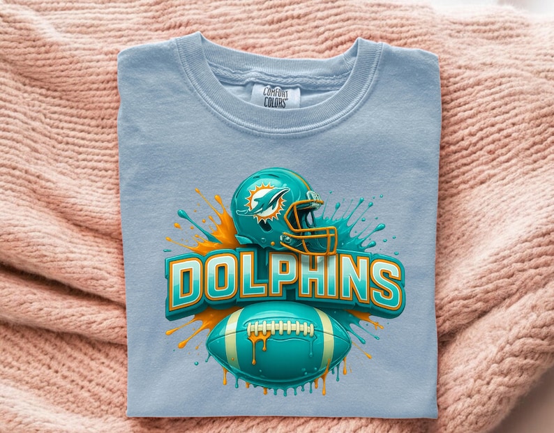 Transferencia DTF de fútbol con casco verde azulado, balón Splash Dolphin Team Spirit, listo para prensar, impresión adorable del día del partido en Miami para prensa de calor deportiva. With Logo