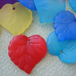 120 Pcs Green Acrylic Leaf Beads - Mixed Size Maple Leaf Charms For Jewelry Making DIY Crafts