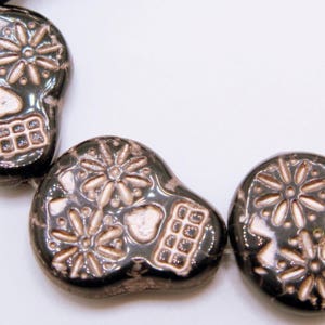 Skull Beads, Czech Beads, Sugar Skull Beads, Black and Rose Gold Toned Skulls, 2 pieces, SSB14, 20X17mm, Jewelry Supplies, Zardenia