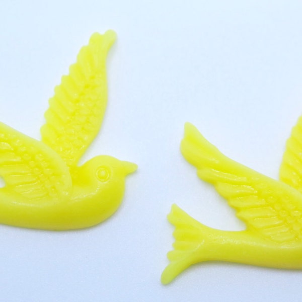 Bird Cabochons, Yellow Dove Cabochons, 2PCS Yellow Resin Bird Cabochons 26x28mm, DIY Jewelry Findings, Zardenia