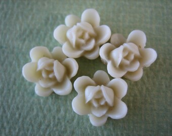 Mini Ivory Cabs, Mini Cabochons, Mini Flowers, 4 pieces, Mini Lotus Flower Cabochons, Small Flowers, Resin Cabochons, 9mm, ZARDENIA